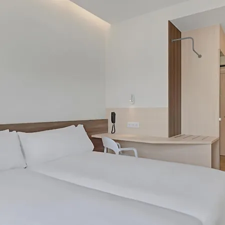 Santiago 2* Milladoiro