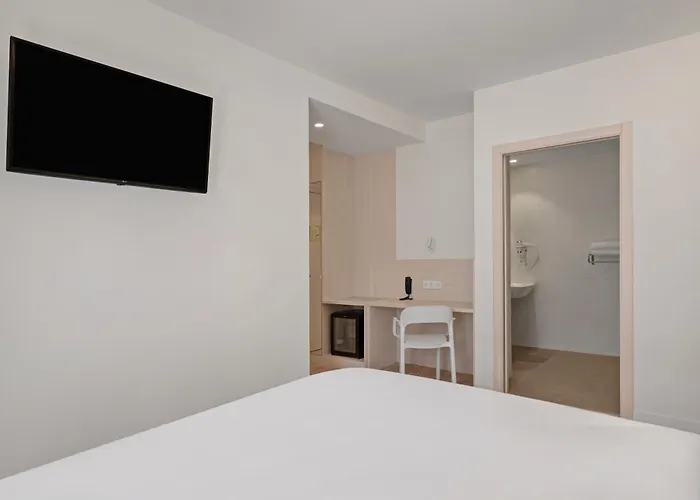 Santiago מלון 2*